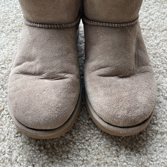 Ugg Classic Mini Boot - Picture 2 of 7